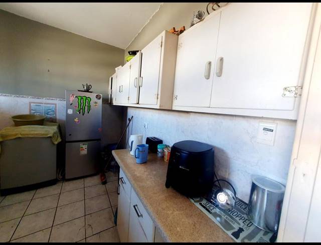 2 BEDROOM APARTMENT FOR SALE IN UMKOMAAS